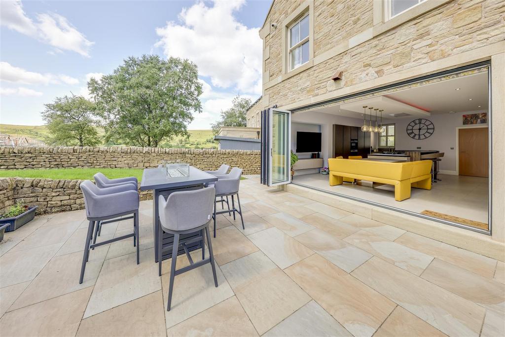 Patio Alt 2