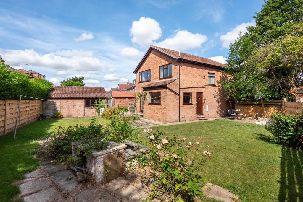 House in York - View 2