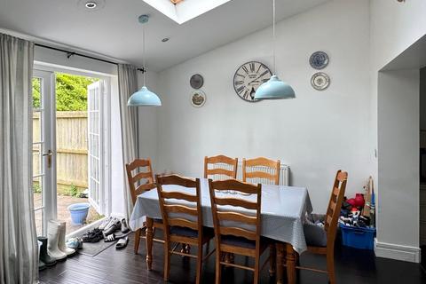 4 bedroom semi-detached house for sale, Westbourne Road, Penarth