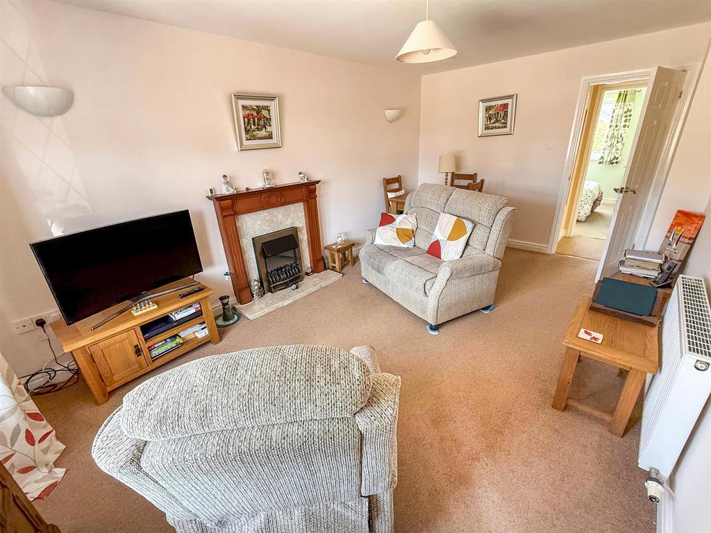 Lounge/ Dining Room