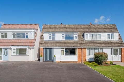 4 bedroom semi-detached house for sale