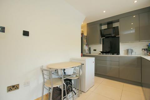2 bedroom townhouse for sale, Delamere Street, West Bowling, Bradford, BD5
