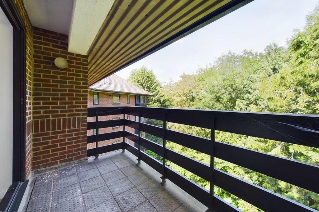 CAM01635 G0-PR0046-STILL020-thumbnail-h750-70.jpg