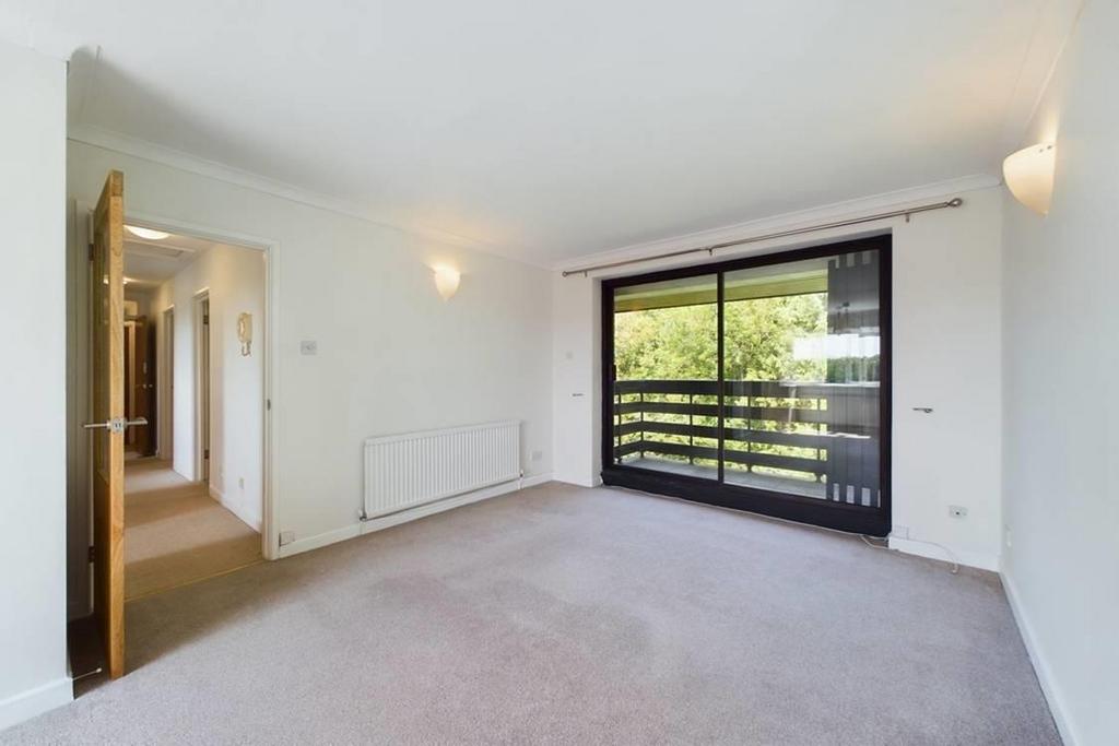 CAM01635 G0-PR0046-STILL018-thumbnail-h750-70.jpg