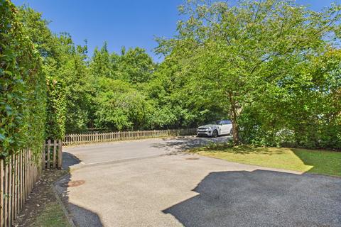 14 Balmoral Close, Chippenham, SN14 0UT