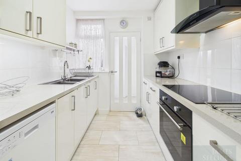 3 bedroom semi-detached house for sale, Oakfield Road, Stoneygate, Leicester