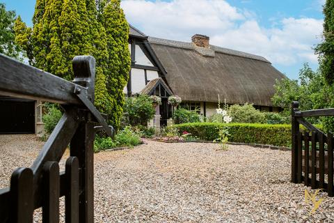 undefined, Pershore WR10