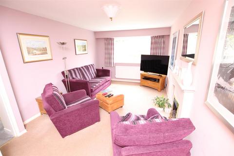3 bedroom semi-detached bungalow to rent, Brisbane Avenue, Poplars Park, Bradford
