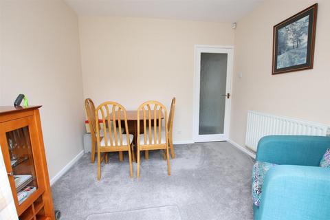 3 bedroom semi-detached bungalow to rent, Brisbane Avenue, Poplars Park, Bradford