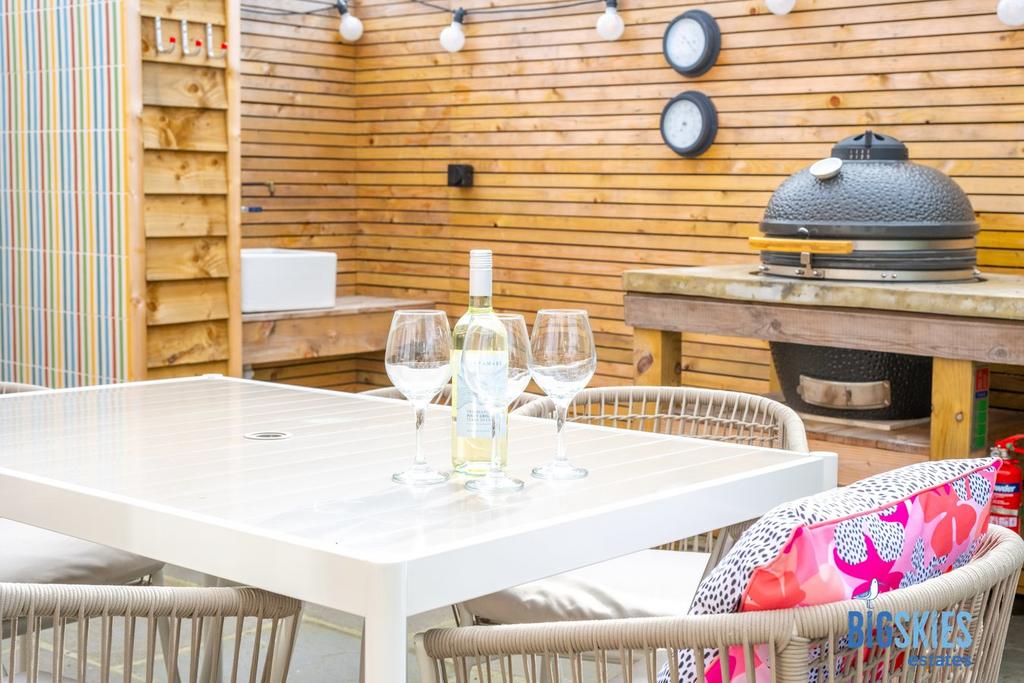 Outdoor Kitchen