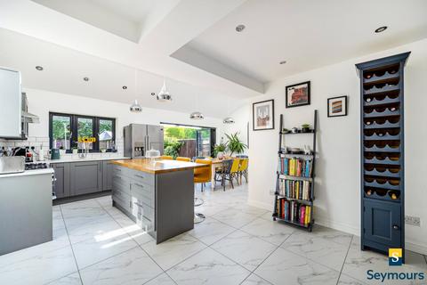 38 Hillview Crescent, Guildford, GU2 8BQ