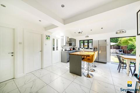38 Hillview Crescent, Guildford, GU2 8BQ
