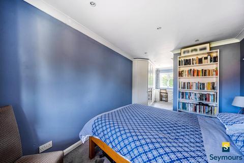 38 Hillview Crescent, Guildford, GU2 8BQ