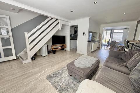 4 bedroom semi-detached house for sale, Abbey Close, Peacehaven