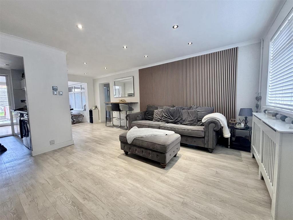 Lounge / Dining Room