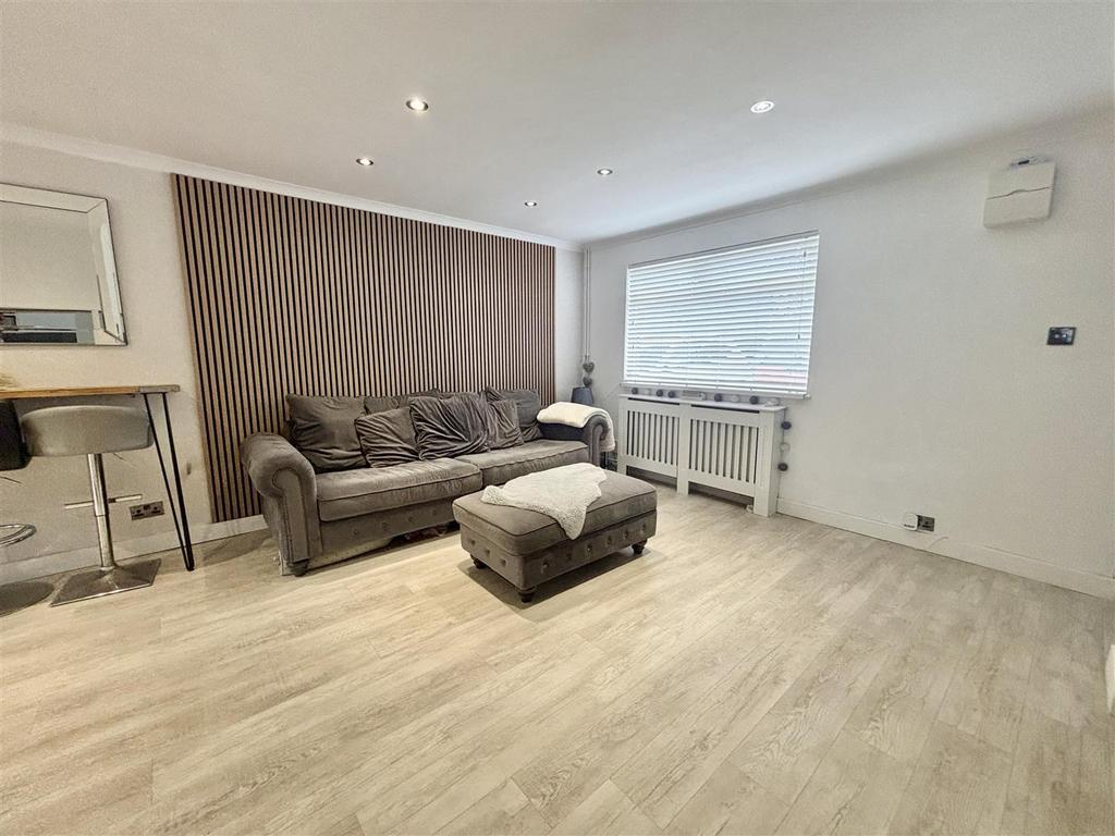 Lounge / Dining Room