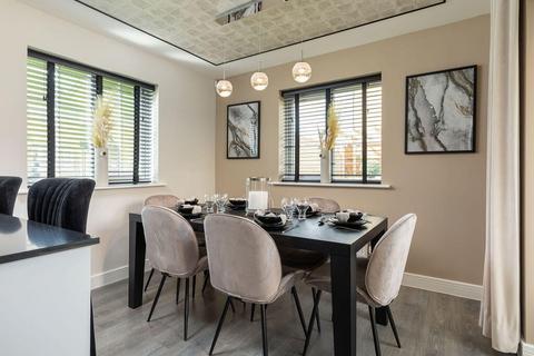 4 bedroom detached house for sale, Woodside Way, Great Dunmow, CM6