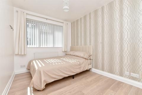 161 Rickman Hill, Coulsdon, CR5 3DU