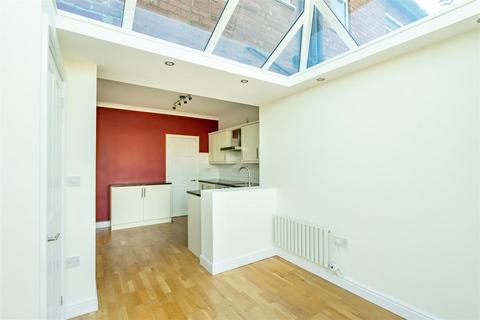 2 bedroom semi-detached house to rent, Swinerton Avenue, York, YO26 4YT