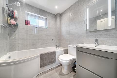 5 Cerne Close, West End, Southampton, SO18 3NG