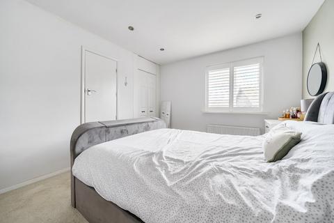 5 Cerne Close, West End, Southampton, SO18 3NG