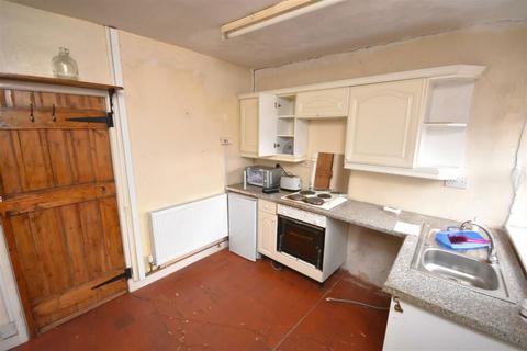 8 Poplar Weint, Neston, CH64 3RR