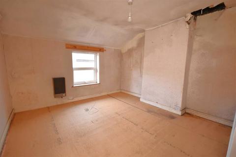 8 Poplar Weint, Neston, CH64 3RR