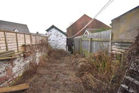 8 Poplar Weint, Neston, CH64 3RR