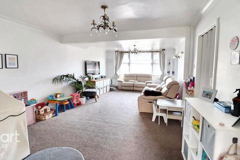16 Hazelwood Close, Luton, LU2 8AR