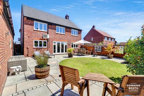 29 Humber Drive, Streethay, Lichfield, WS13 8XF
