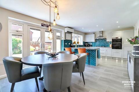 29 Humber Drive, Streethay, Lichfield, WS13 8XF