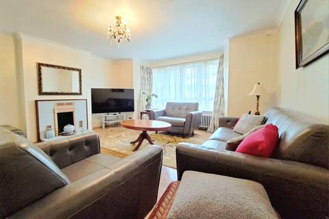 undefined, Kings Drive, Wembley HA9