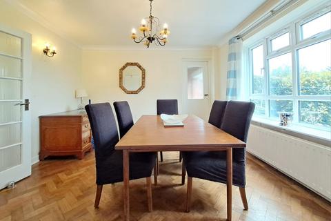 undefined, Kings Drive, Wembley HA9