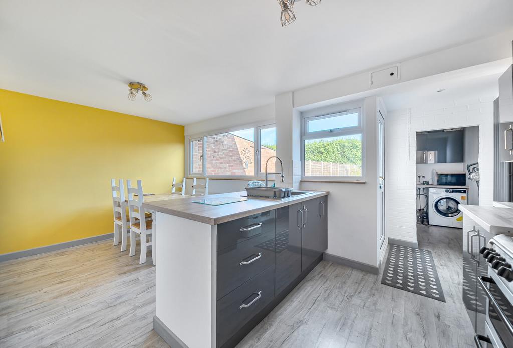 1325527-4-686feb5...