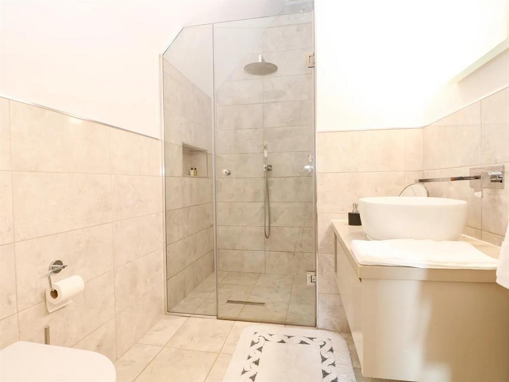 Shower room.jpeg