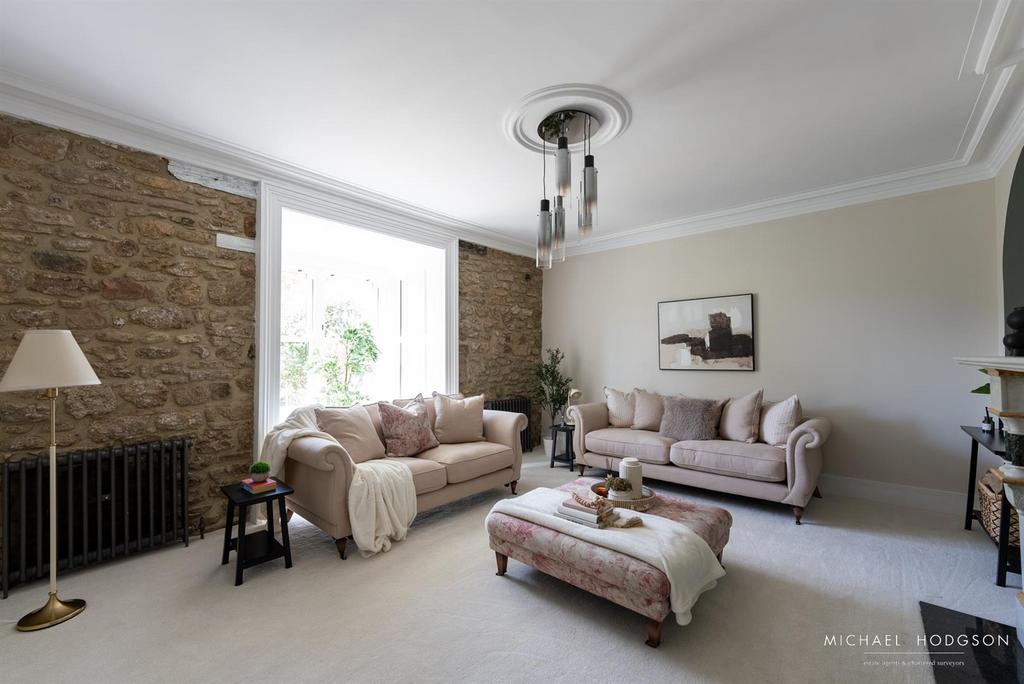 13 Front Street, Whitburn-09.jpg