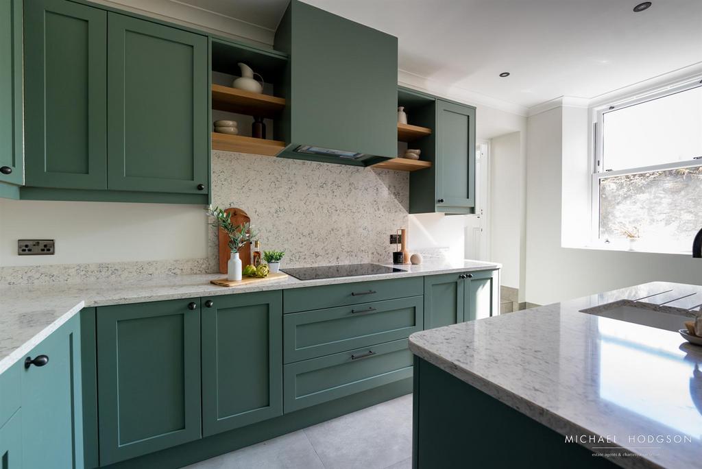 13 Front Street, Whitburn-31.jpg