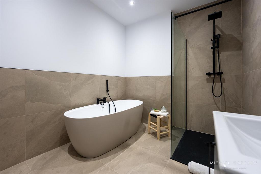 13 Front Street, Whitburn-44.jpg