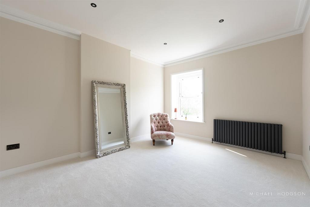 13 Front Street, Whitburn-54.jpg