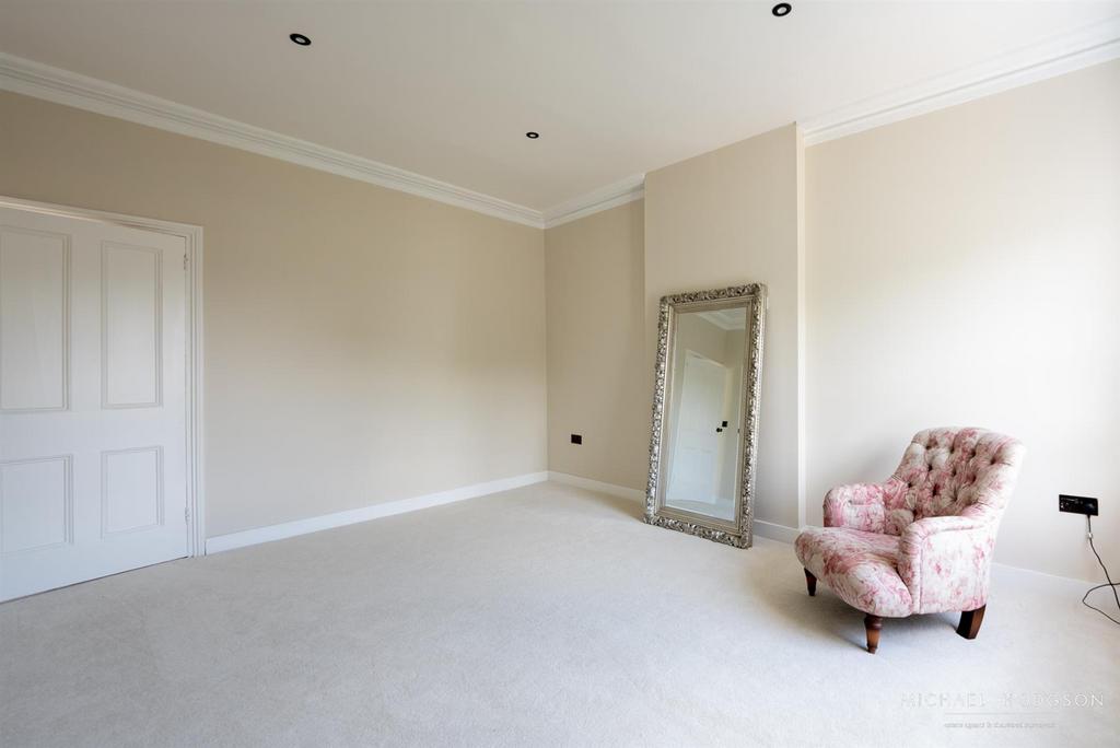 13 Front Street, Whitburn-55.jpg