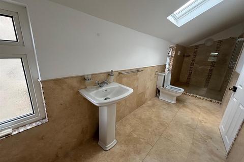 4 bedroom detached house to rent, Bodmin