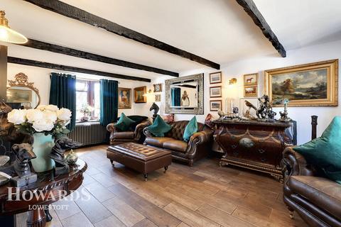 8 Back Lane, Lound, Lowestoft, NR32 5NE