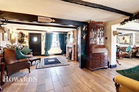 8 Back Lane, Lound, Lowestoft, NR32 5NE