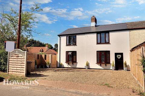 8 Back Lane, Lound, Lowestoft, NR32 5NE