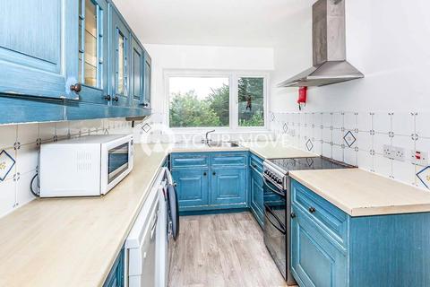 3 Greenways, Egham, TW20 9PA