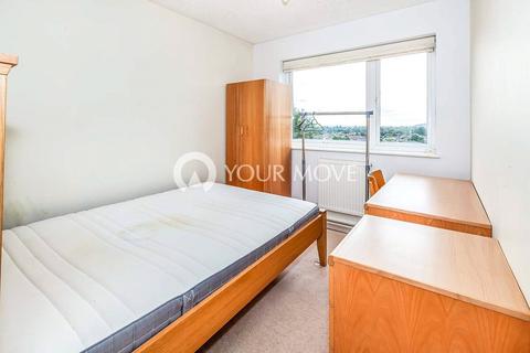 3 Greenways, Egham, TW20 9PA