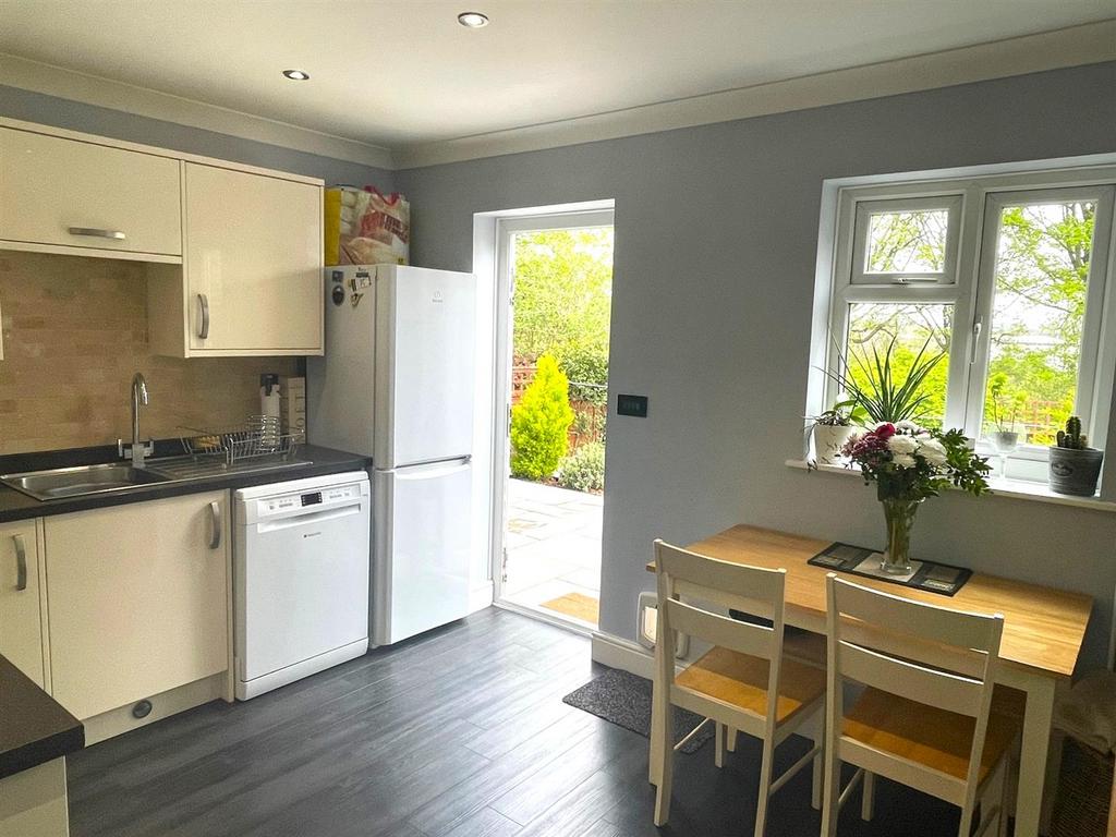 Kitchen 1.jpg