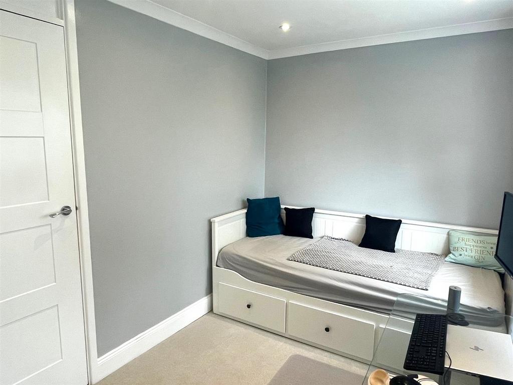 Second bedroom 2.jpg