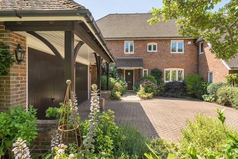 5 Summerfold, Rudgwick, Horsham, RH12 3BY