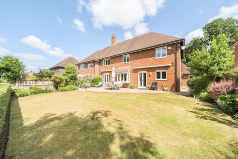 5 Summerfold, Rudgwick, Horsham, RH12 3BY